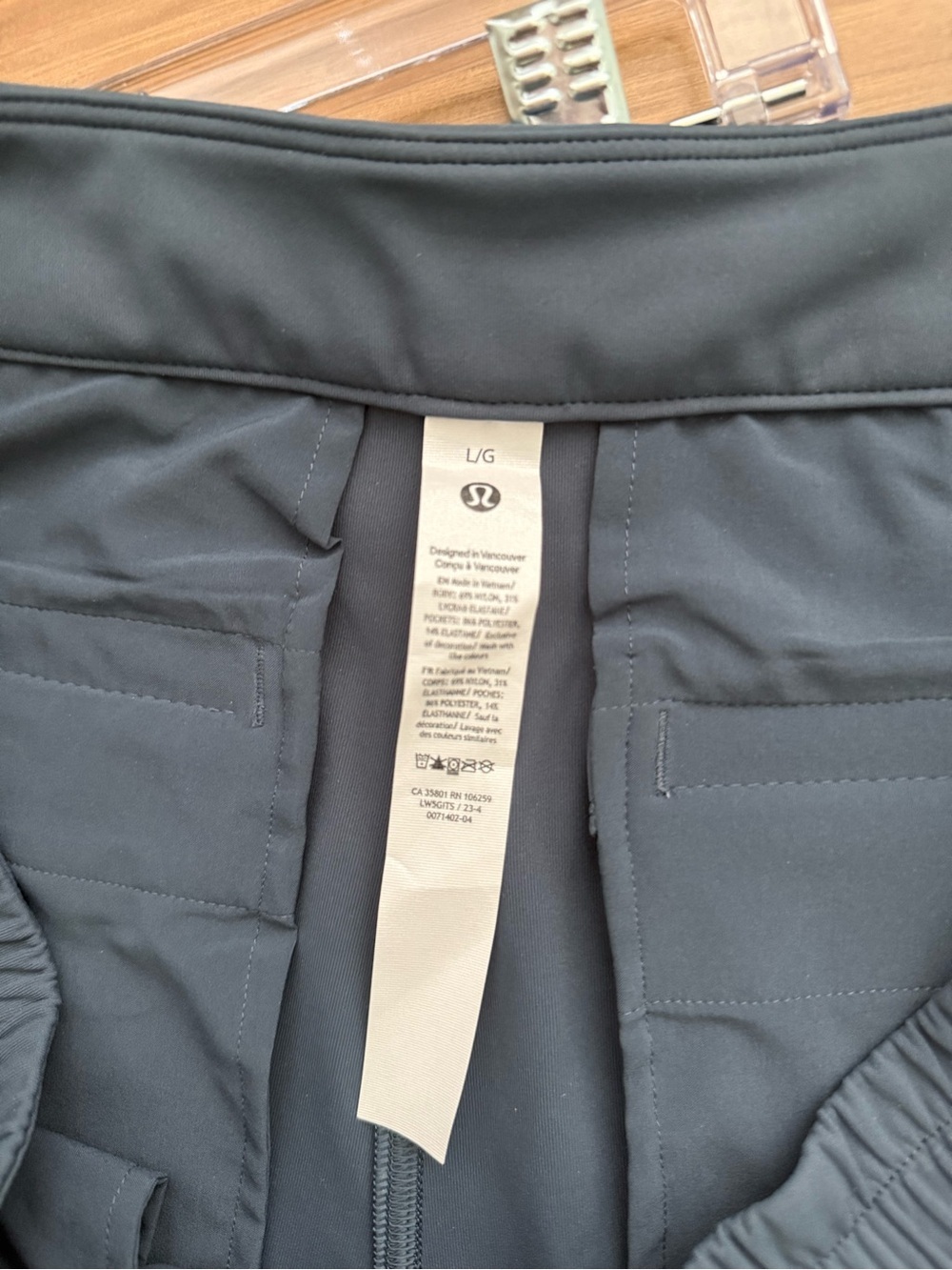 Lululemon Tapered 7/8 Pant in Blue Gray - Picture 8 of 9
